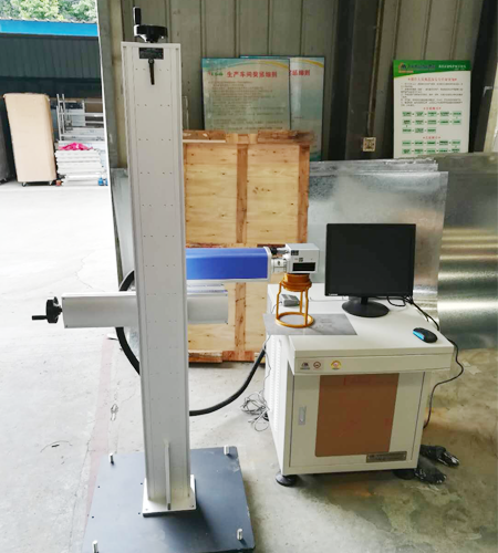 優(yōu)佰特廚房設(shè)備公司打標(biāo)機2