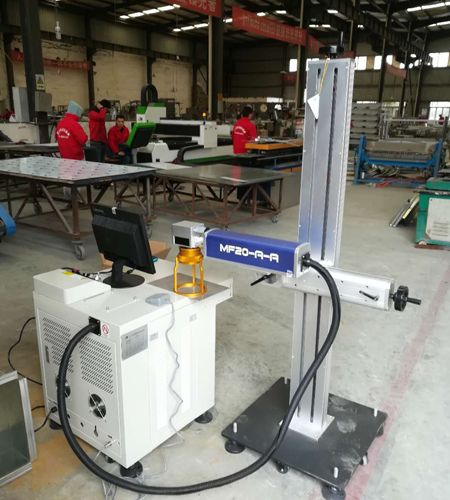 優(yōu)佰特廚房設(shè)備公司打標(biāo)機3